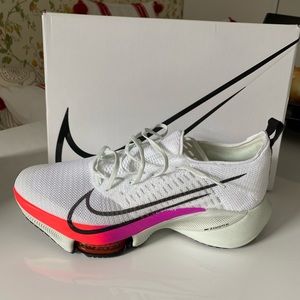 Nike Air Zoom Tempo next% size 10.5.
